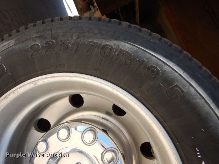 image for item LB9860 2011 Ford F450 Super Duty Lariat  SuperCab Bucket truck