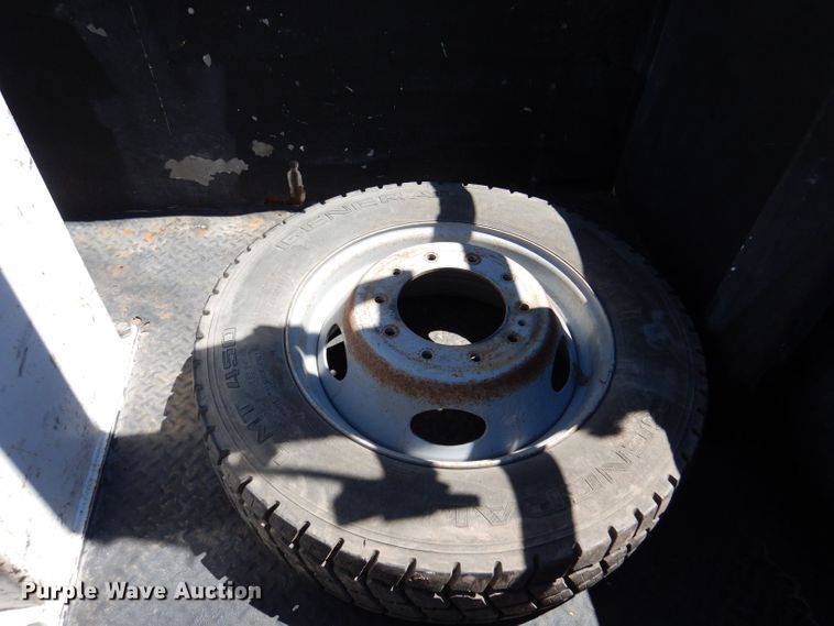 image for item LB9860 2011 Ford F450 Super Duty Lariat  SuperCab Bucket truck