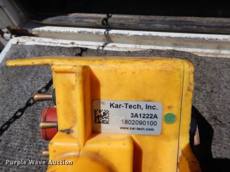 image for item LB9860 2011 Ford F450 Super Duty Lariat  SuperCab Bucket truck