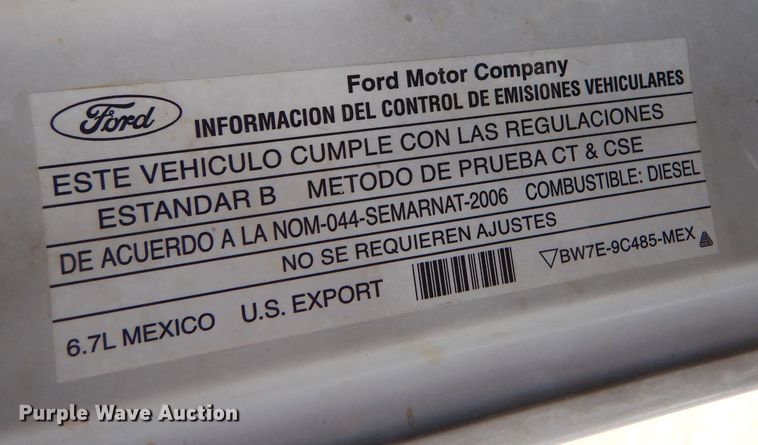 image for item LB9860 2011 Ford F450 Super Duty Lariat  SuperCab Bucket truck