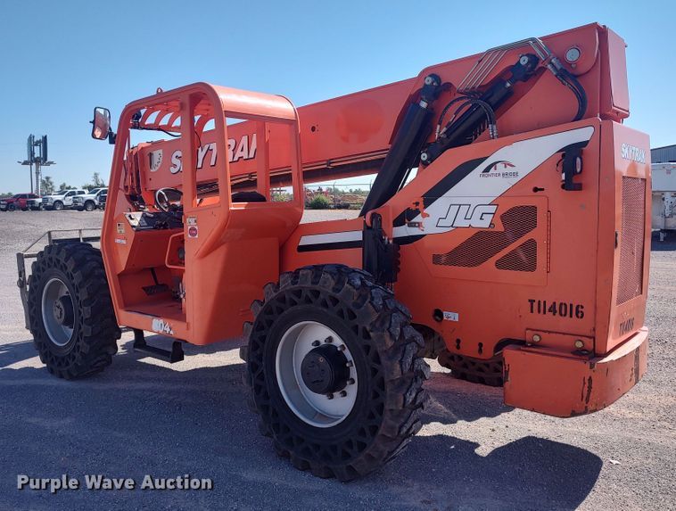 image for item LK9061 2014 SkyTrak 8042  telehandler