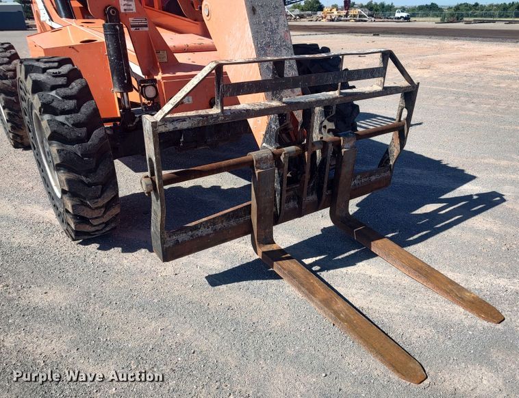 image for item LK9061 2014 SkyTrak 8042  telehandler