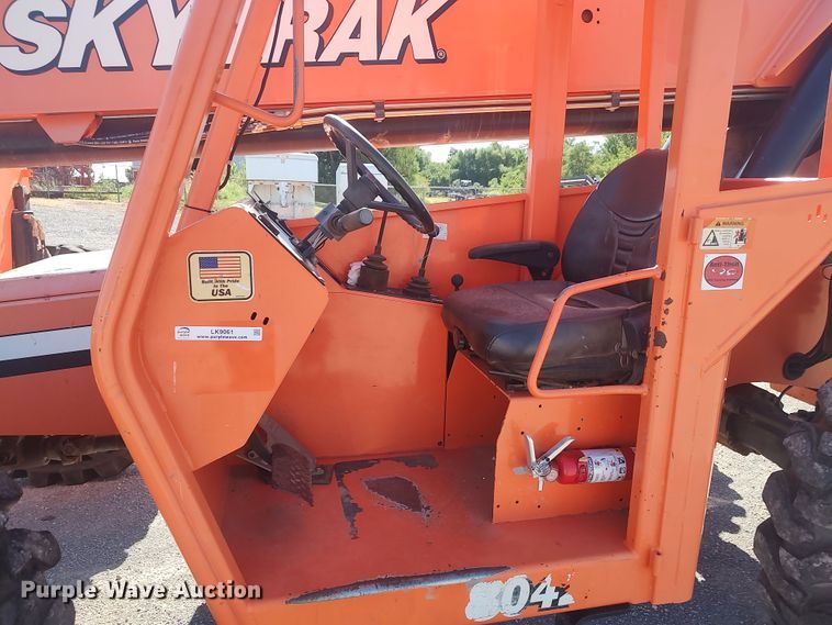 image for item LK9061 2014 SkyTrak 8042  telehandler