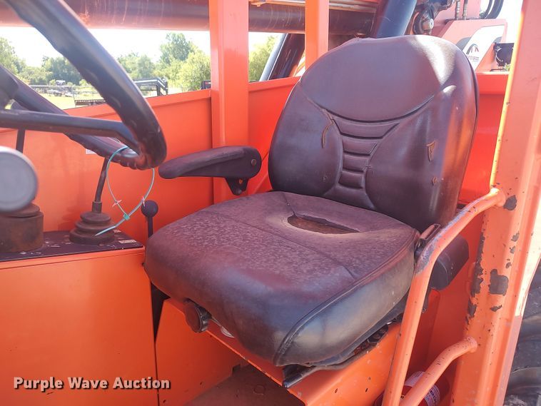 image for item LK9061 2014 SkyTrak 8042  telehandler