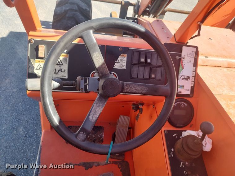 image for item LK9061 2014 SkyTrak 8042  telehandler