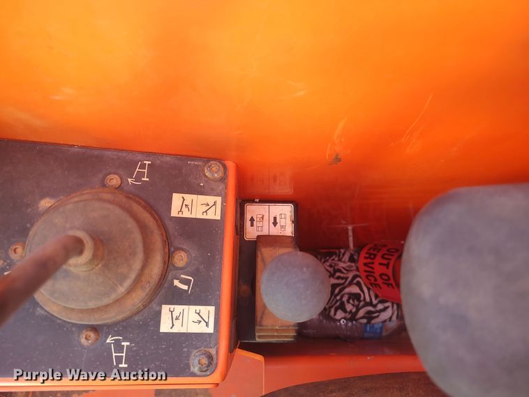 image for item LK9061 2014 SkyTrak 8042  telehandler