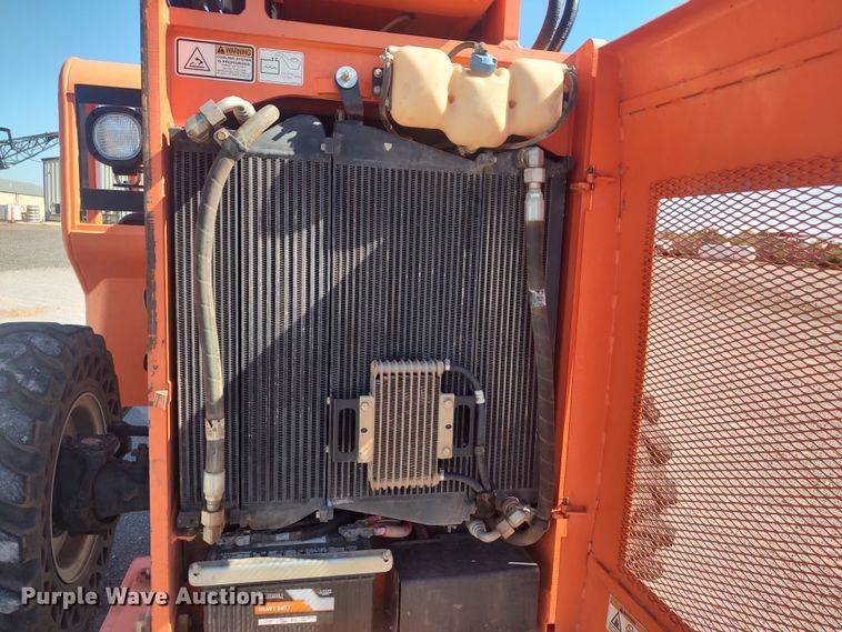 image for item LK9061 2014 SkyTrak 8042  telehandler