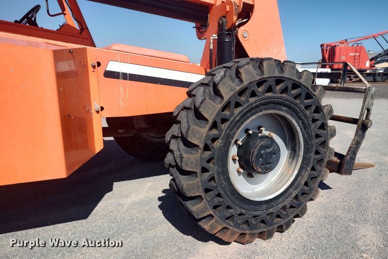 image for item LK9061 2014 SkyTrak 8042  telehandler