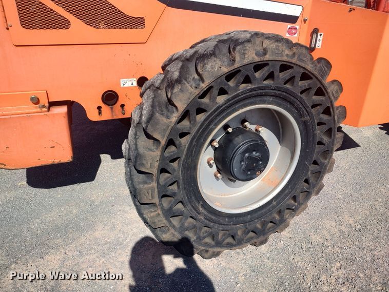 image for item LK9061 2014 SkyTrak 8042  telehandler