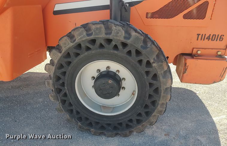 image for item LK9061 2014 SkyTrak 8042  telehandler