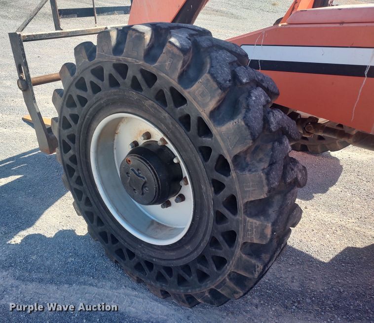 image for item LK9061 2014 SkyTrak 8042  telehandler