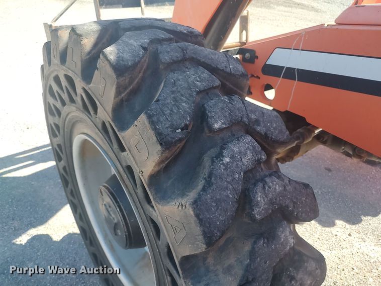 image for item LK9061 2014 SkyTrak 8042  telehandler