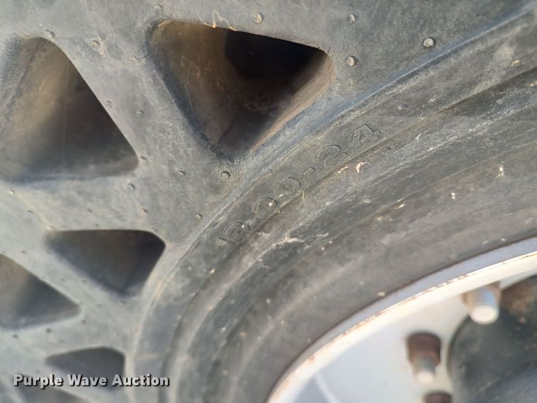 image for item LK9061 2014 SkyTrak 8042  telehandler