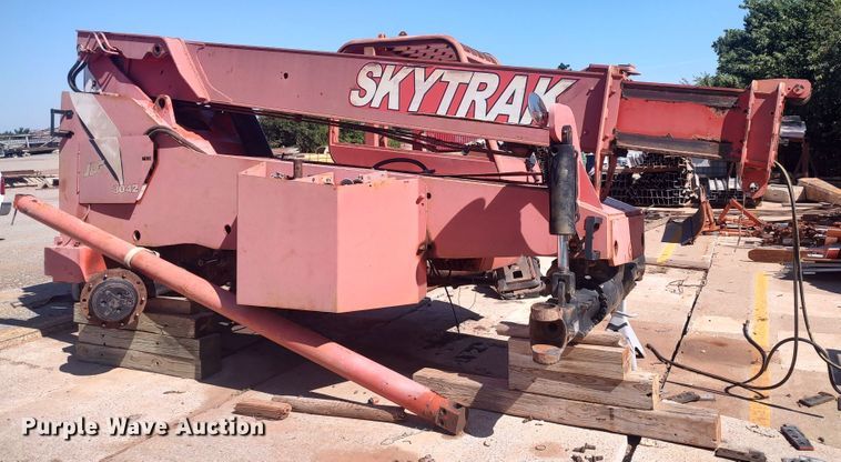 image for item LK9063 SkyTrak 8042  telehandler