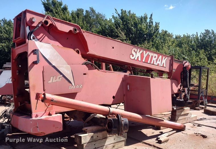 image for item LK9063 SkyTrak 8042  telehandler