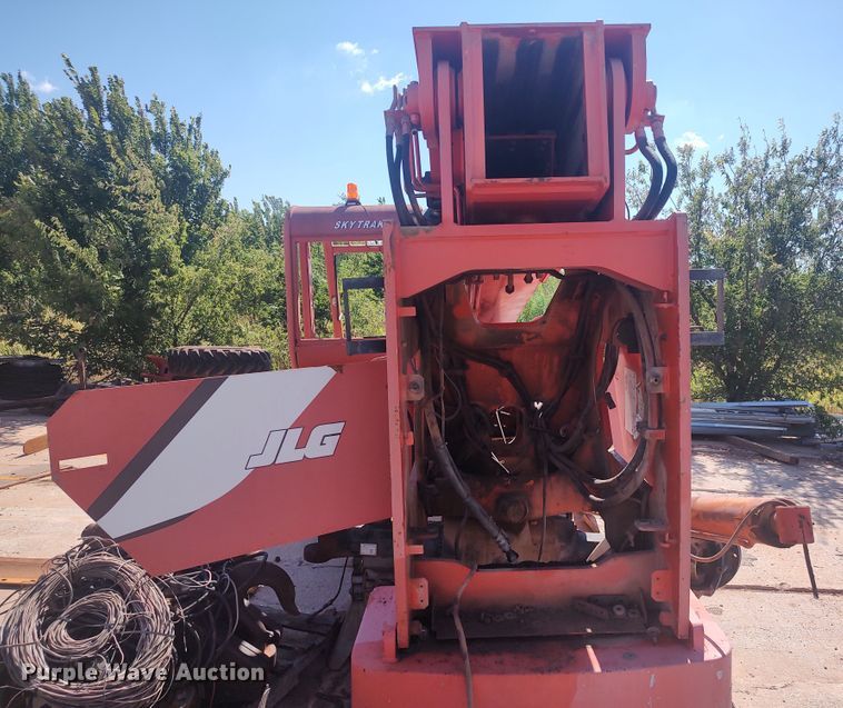 image for item LK9063 SkyTrak 8042  telehandler