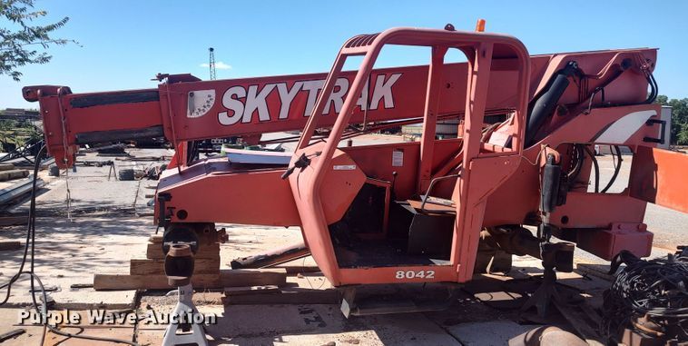 image for item LK9063 SkyTrak 8042  telehandler