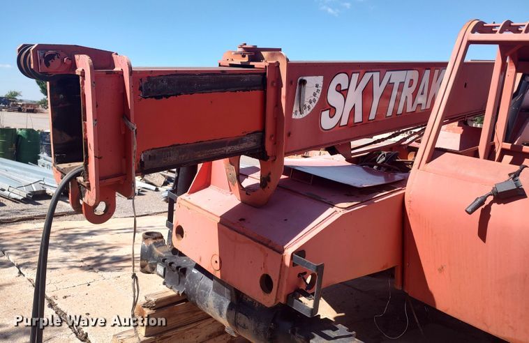 image for item LK9063 SkyTrak 8042  telehandler
