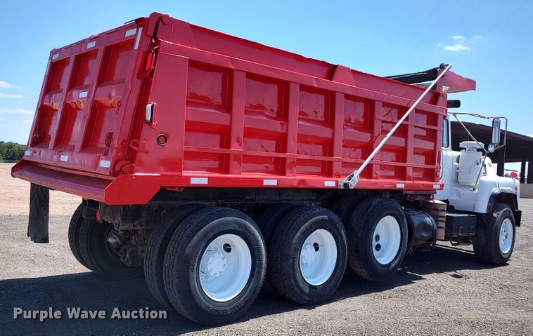 image for item LK9074 1994 Mack DM690S  dump truck