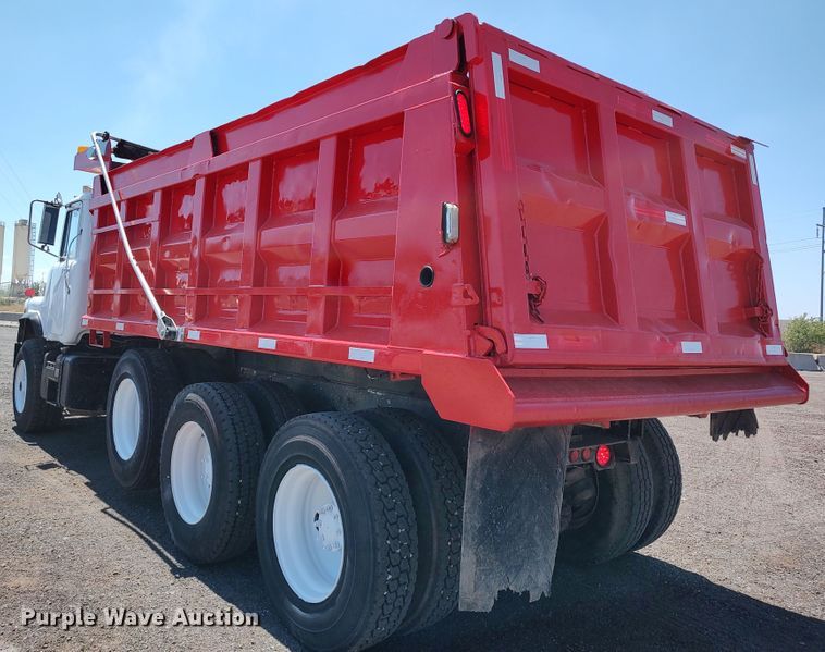 image for item LK9074 1994 Mack DM690S  dump truck