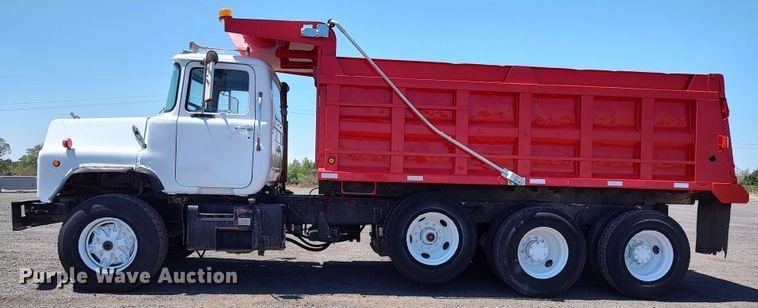 image for item LK9074 1994 Mack DM690S  dump truck