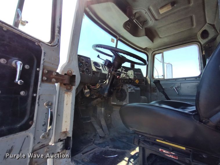 image for item LK9074 1994 Mack DM690S  dump truck