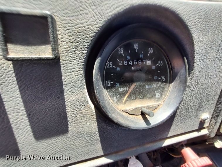 image for item LK9074 1994 Mack DM690S  dump truck