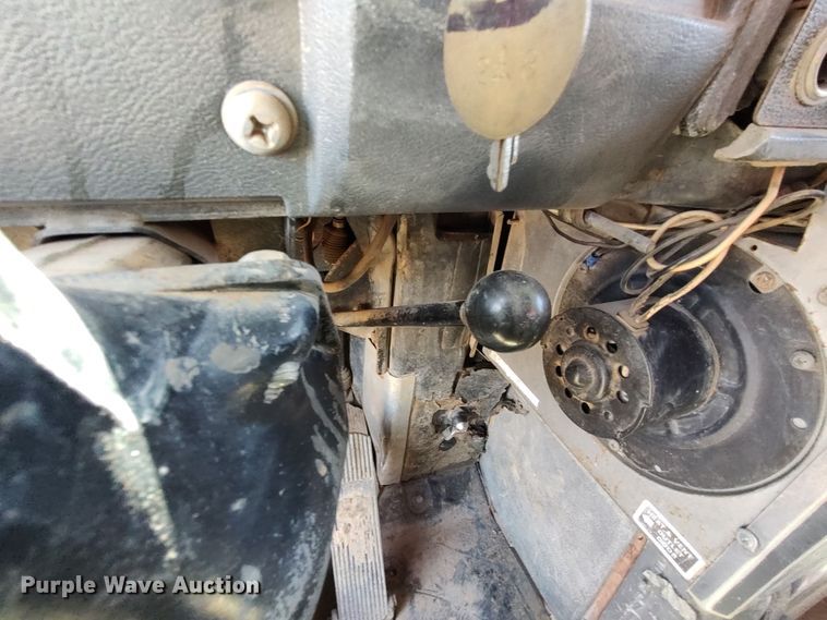 image for item LK9074 1994 Mack DM690S  dump truck