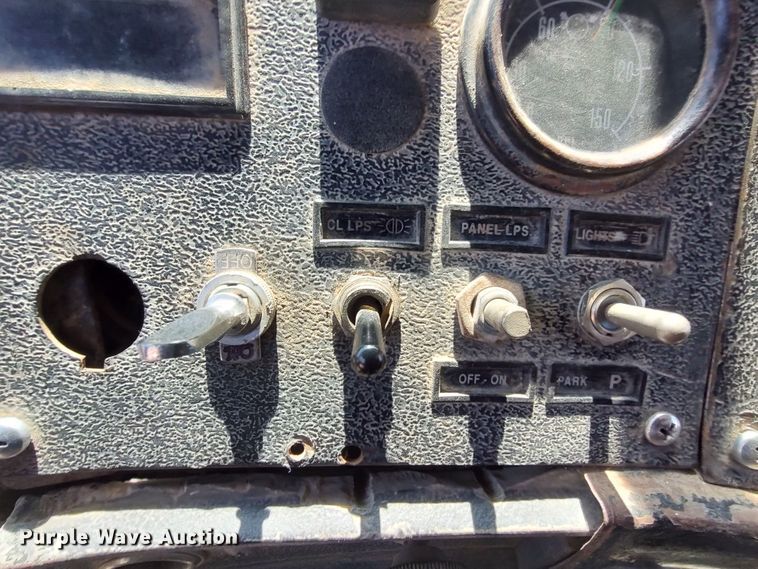 image for item LK9074 1994 Mack DM690S  dump truck