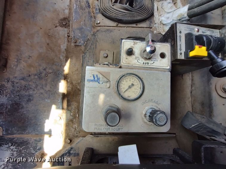 image for item LK9074 1994 Mack DM690S  dump truck