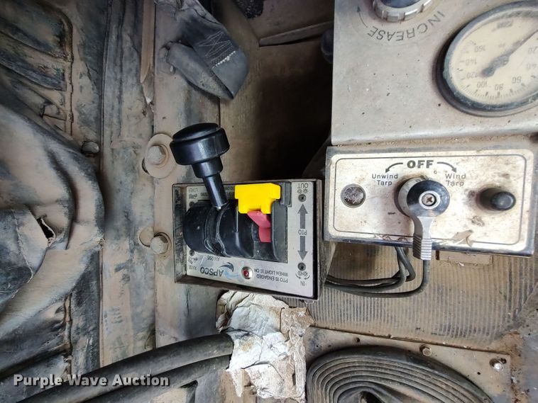 image for item LK9074 1994 Mack DM690S  dump truck