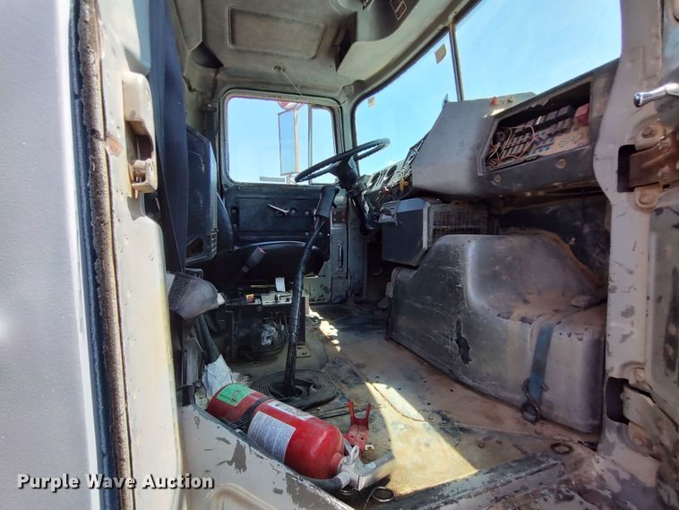 image for item LK9074 1994 Mack DM690S  dump truck