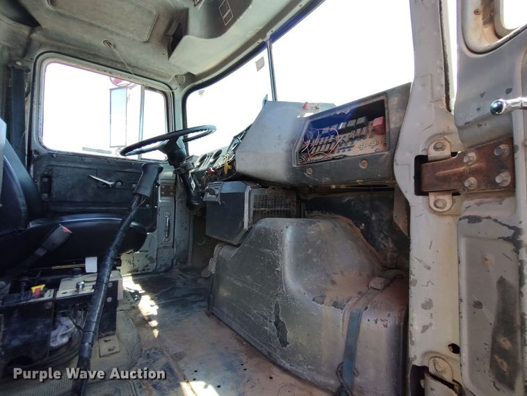 image for item LK9074 1994 Mack DM690S  dump truck