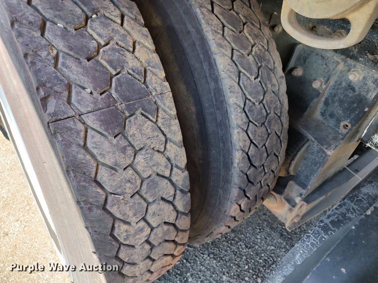 image for item LK9074 1994 Mack DM690S  dump truck