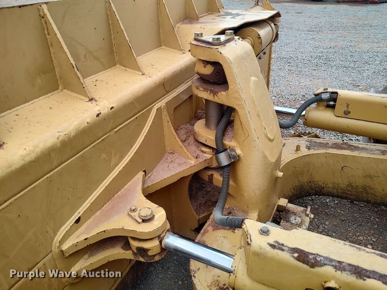 image for item LK9083 2008 Caterpillar D6N LGP  pipelayer