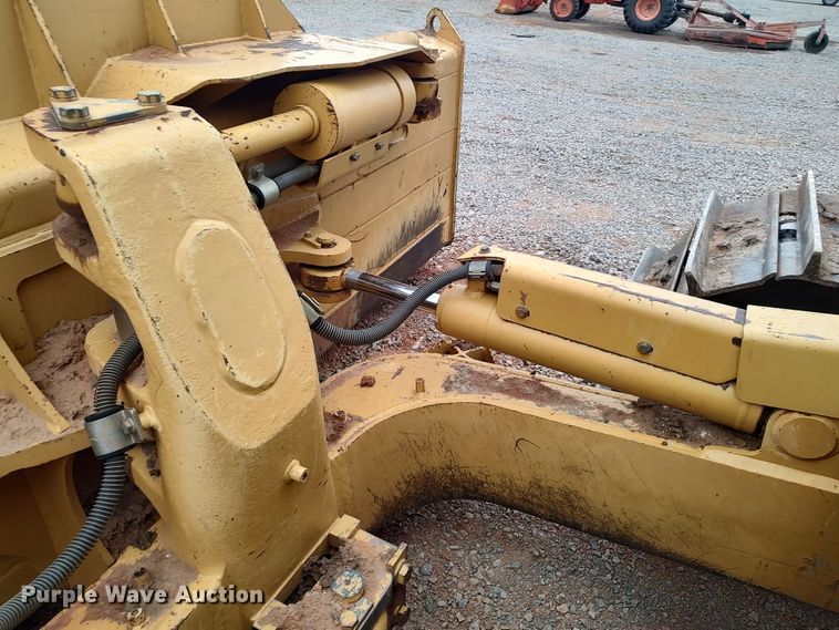 image for item LK9083 2008 Caterpillar D6N LGP  pipelayer