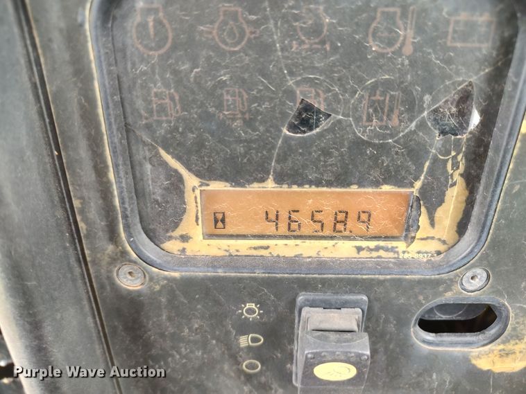 image for item LK9083 2008 Caterpillar D6N LGP  pipelayer