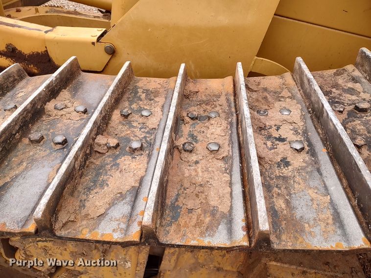 image for item LK9083 2008 Caterpillar D6N LGP  pipelayer