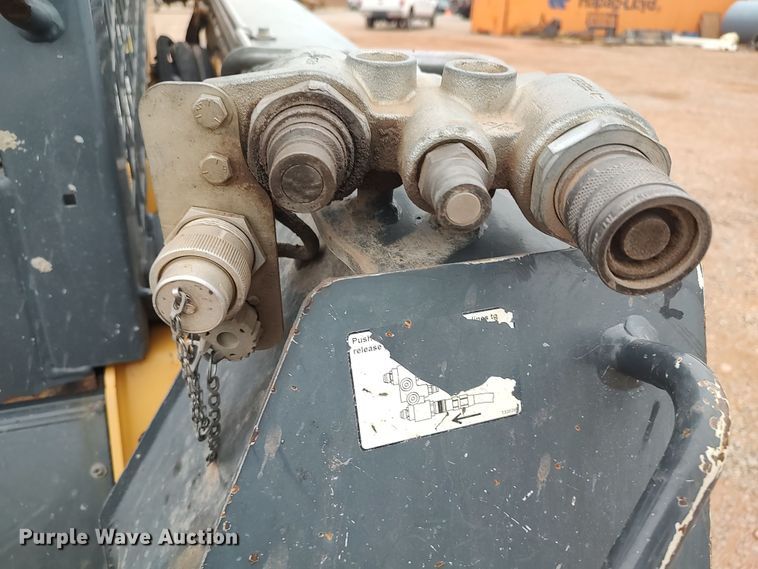 image for item LK9084 2013 John Deere 333E  tracked skid steer loader