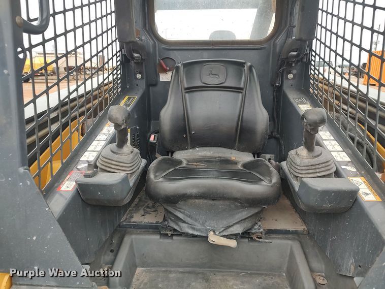 image for item LK9084 2013 John Deere 333E  tracked skid steer loader