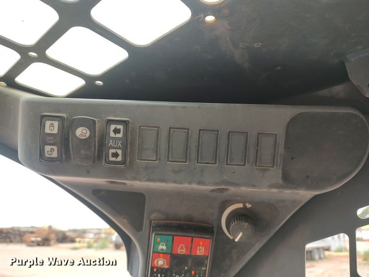 image for item LK9084 2013 John Deere 333E  tracked skid steer loader