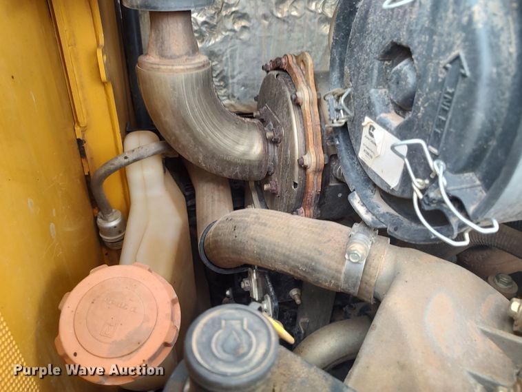 image for item LK9084 2013 John Deere 333E  tracked skid steer loader