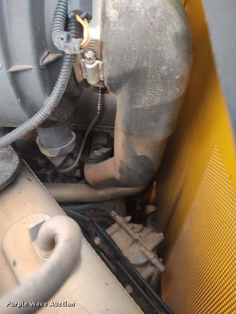 image for item LK9084 2013 John Deere 333E  tracked skid steer loader