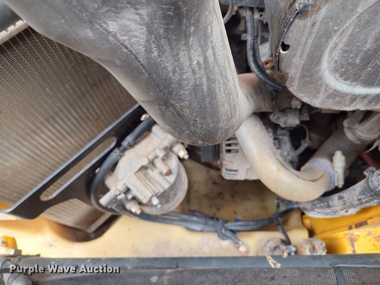 image for item LK9084 2013 John Deere 333E  tracked skid steer loader