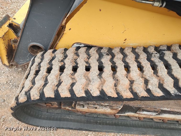 image for item LK9084 2013 John Deere 333E  tracked skid steer loader