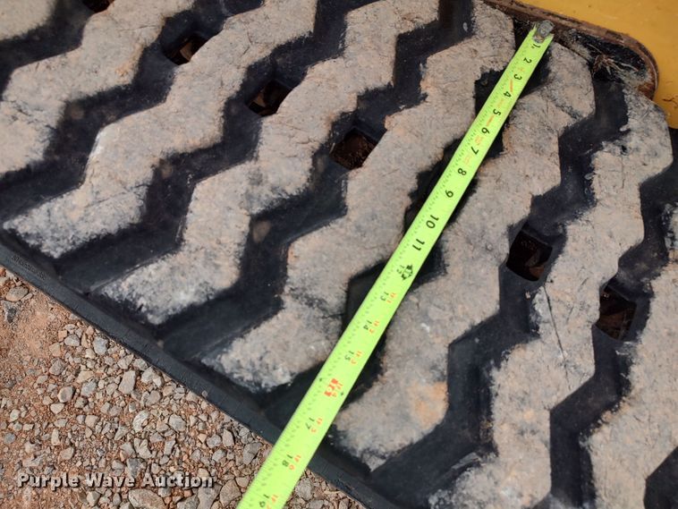 image for item LK9084 2013 John Deere 333E  tracked skid steer loader