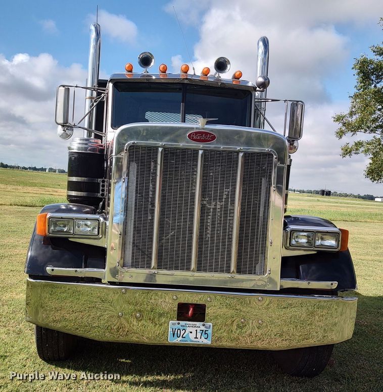 image for item LK9094 1996 Peterbilt 379  flatbed truck