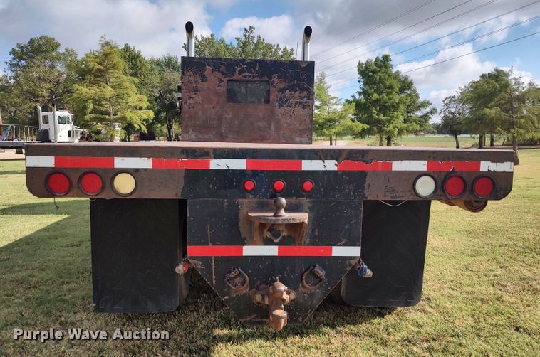 image for item LK9094 1996 Peterbilt 379  flatbed truck