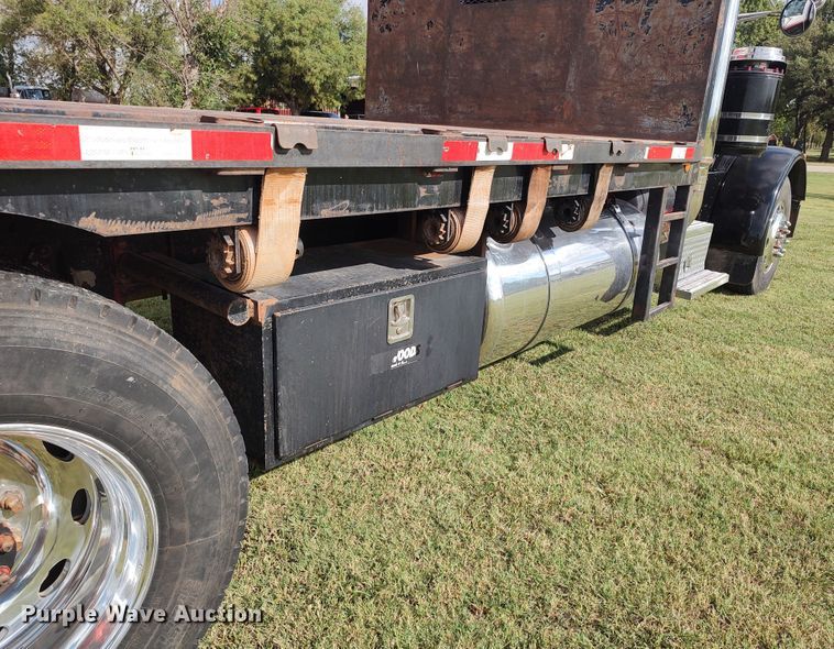 image for item LK9094 1996 Peterbilt 379  flatbed truck