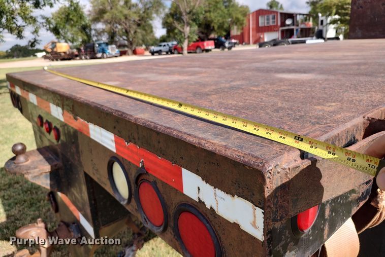 image for item LK9094 1996 Peterbilt 379  flatbed truck